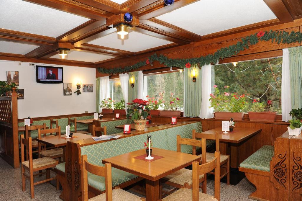Hotel Bucaneve Moena Zimmer foto